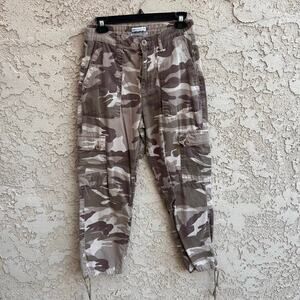 Urban Outfitters Tan Camo Cargo Pants Size 6